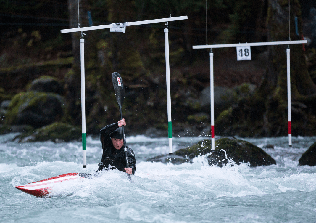 Florence Maheu kayaks