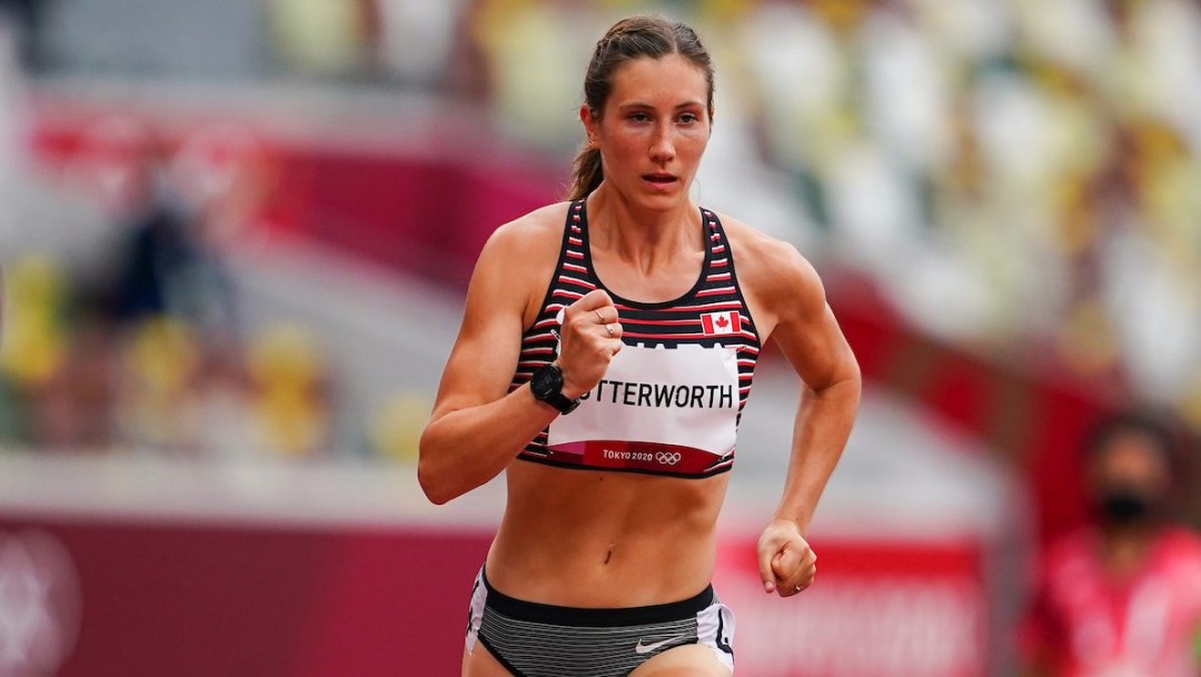 Lindsey Butterworth runs in the 800m heats at the Tokyo Olympics