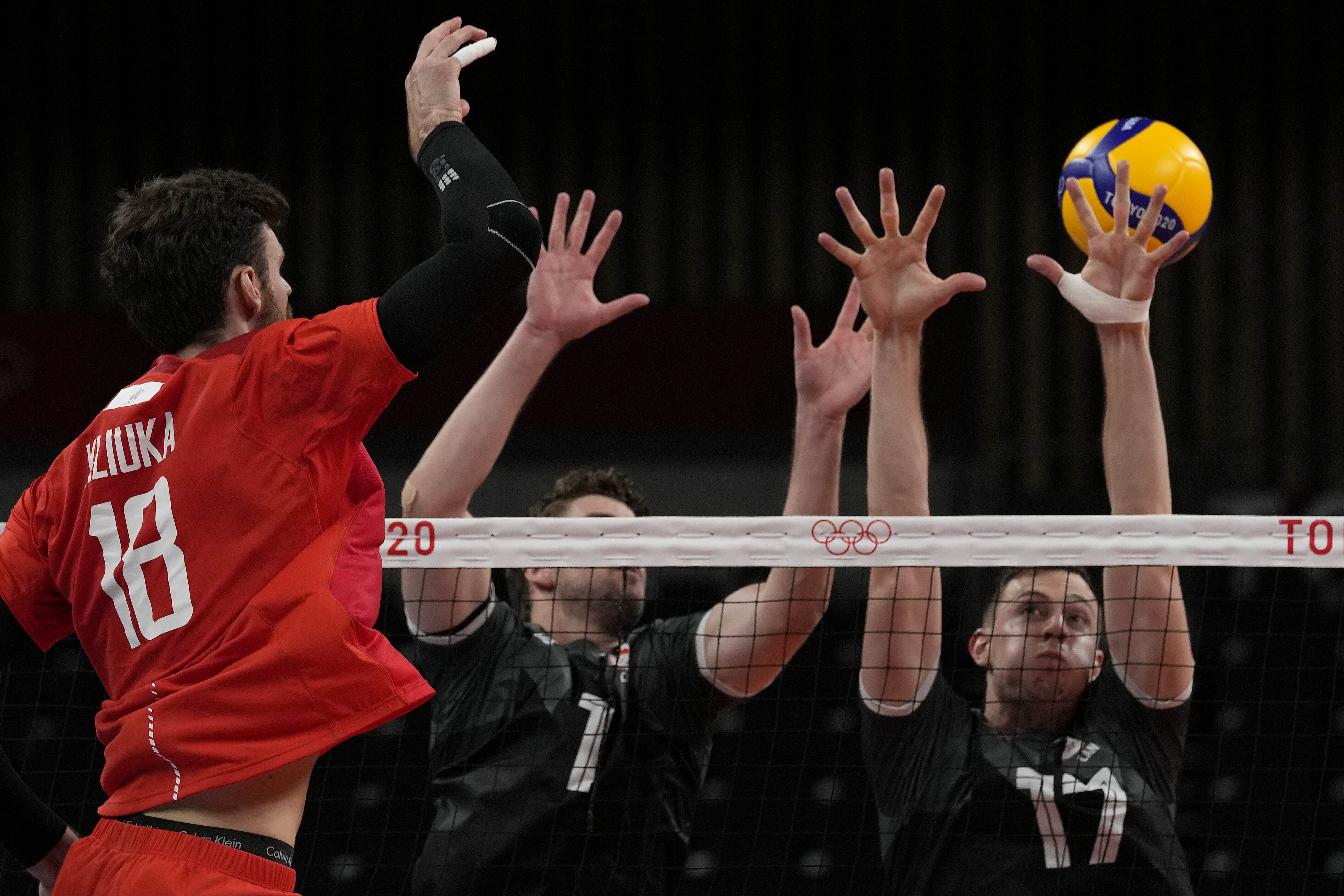 Team Canada fights hard but bows out in men's volleyball - Team Canada ...