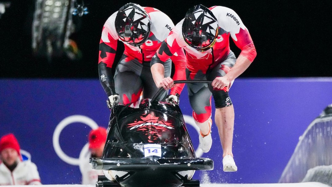 MIke Evelyn O'Higgins competes en bobsleigh.