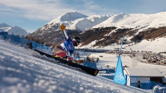Arnaud Gaudet competes in snowboard.