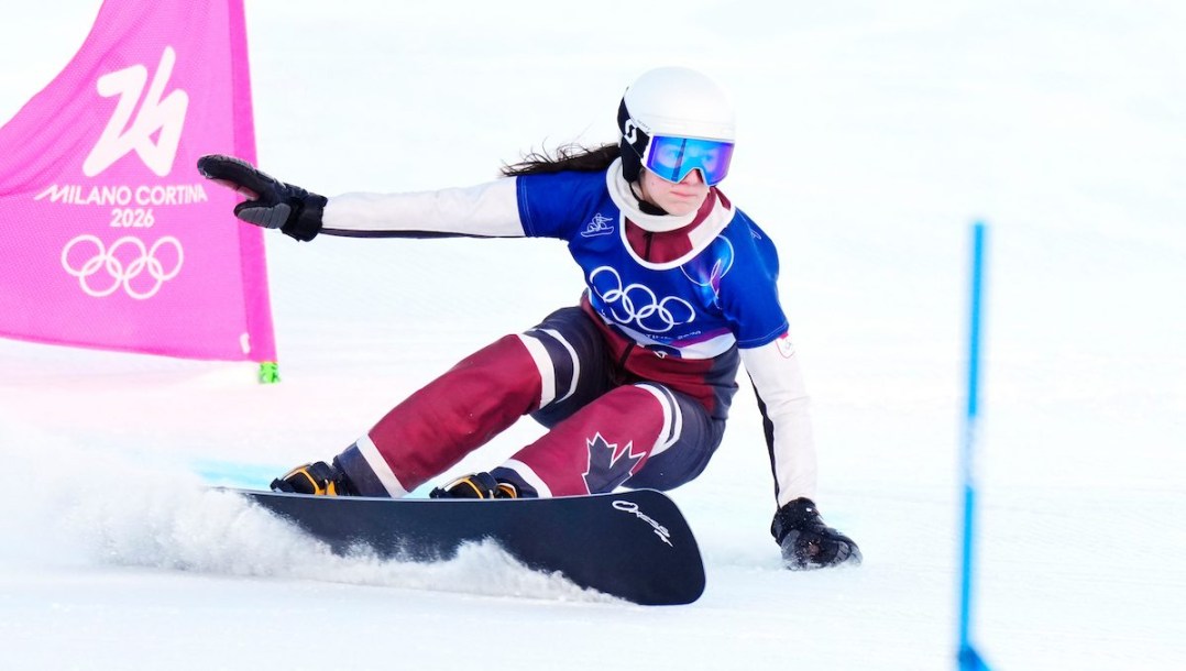 Kaylie Buck competes in snowboard.