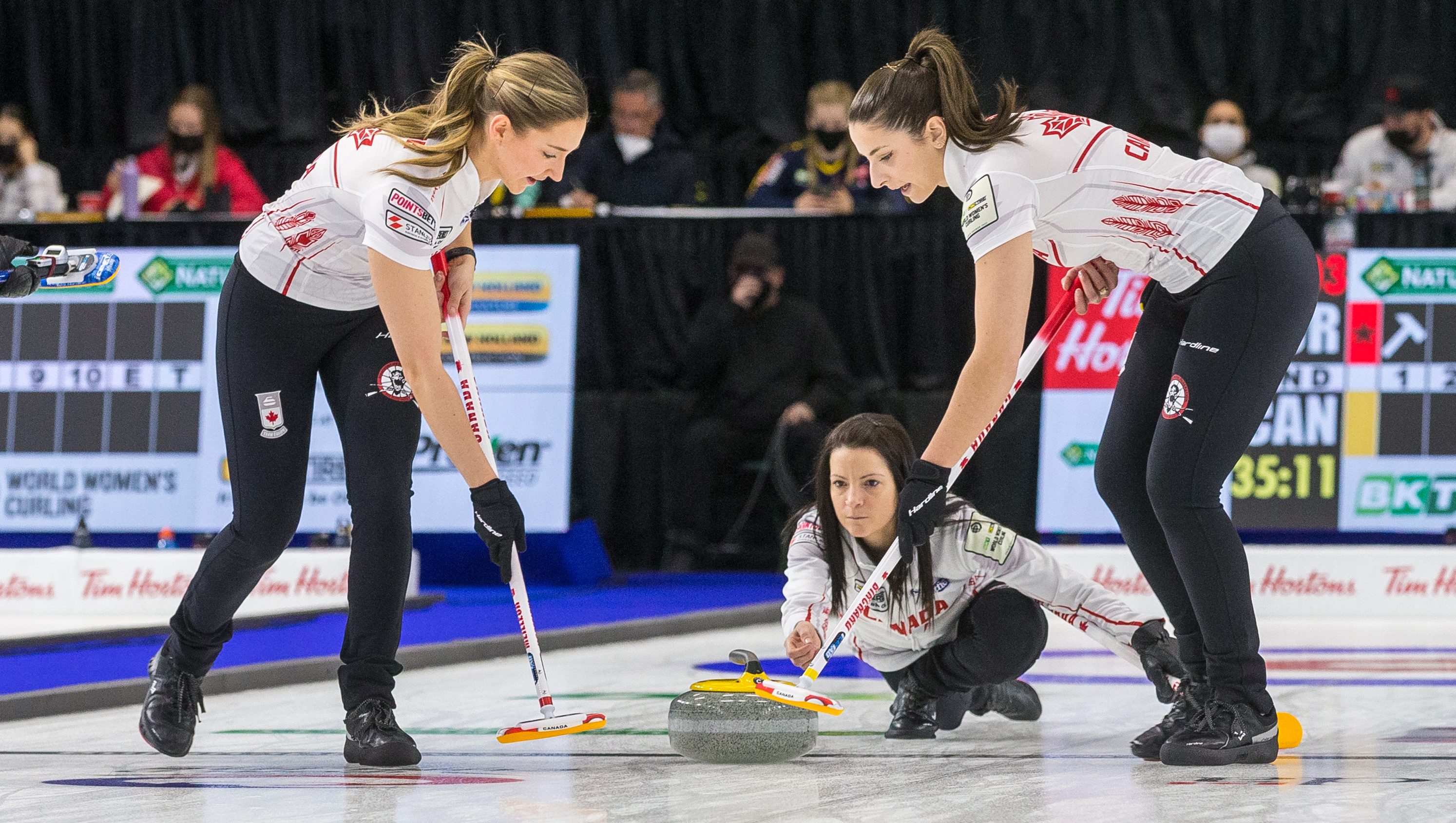 Team Einarson qualifies Canada for the playoffs at Women's World