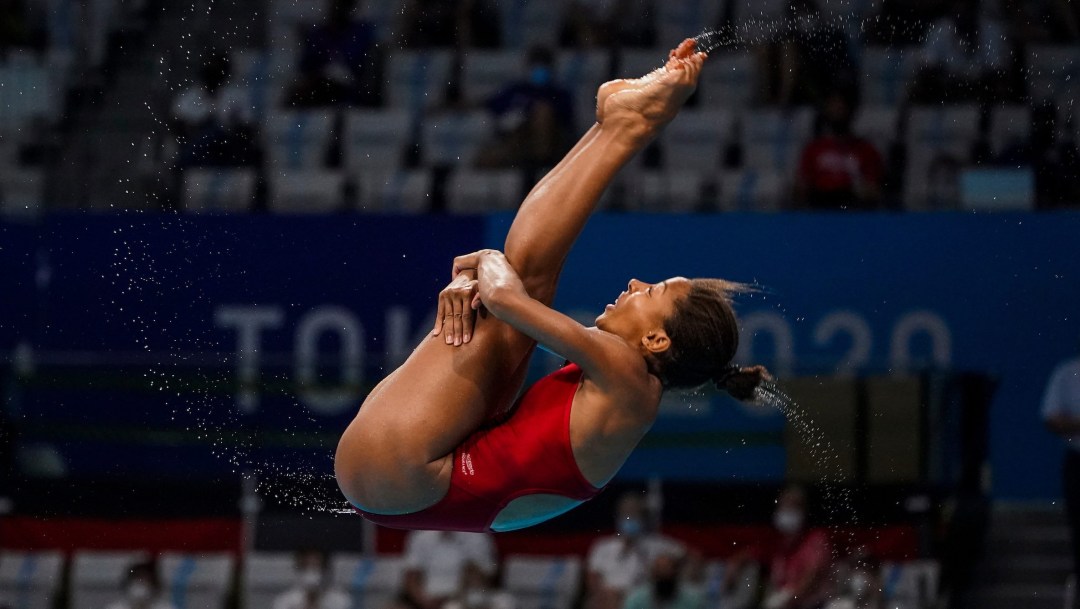 Jennifer Abel performs a dive in pike position
