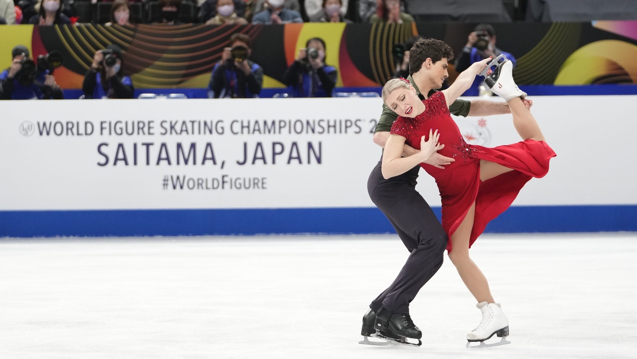 Piper Gilles and Paul Poirier win bronze at the World Figure Skating Championships - Team Canada