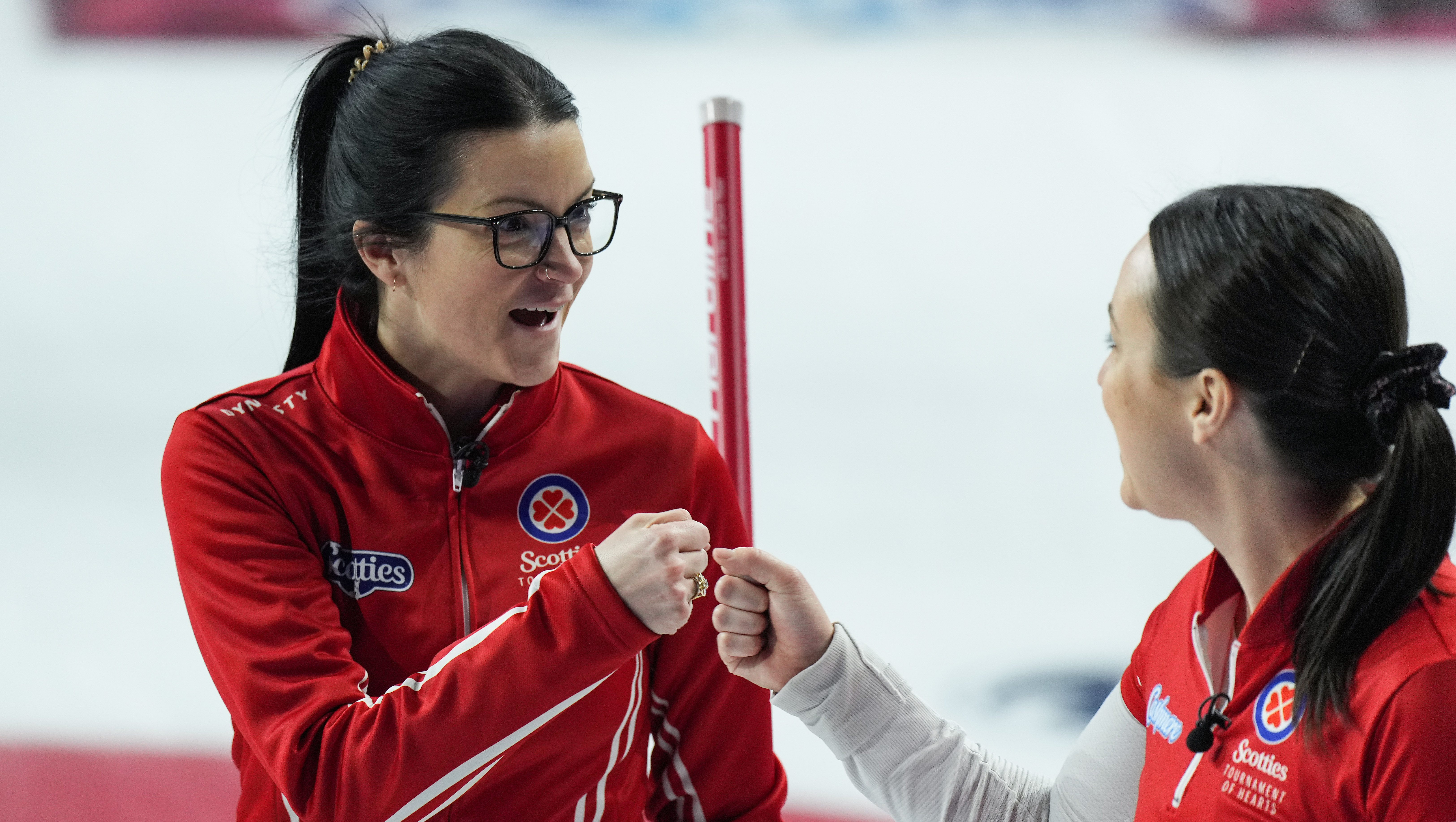 Team Einarson wins bronze medal at World Women's Curling