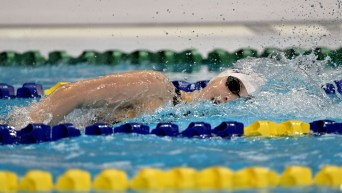 Emma Finlin swims in a freestyle race