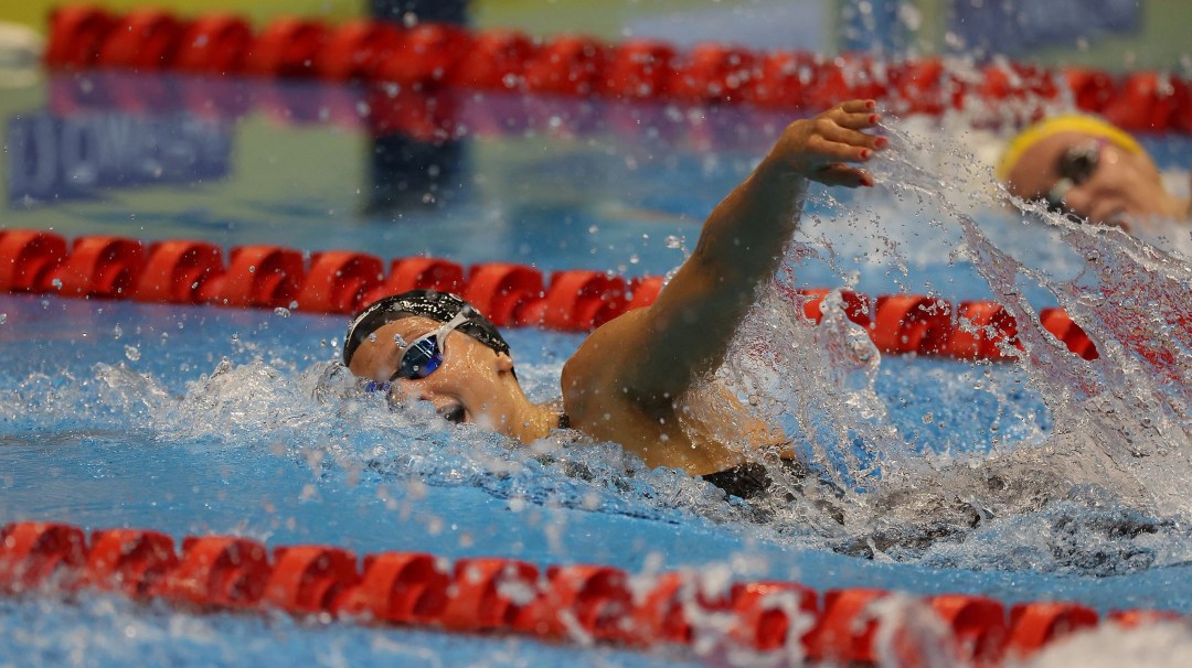Summer McIntosh swims to 200m freestyle bronze at World Aquatics