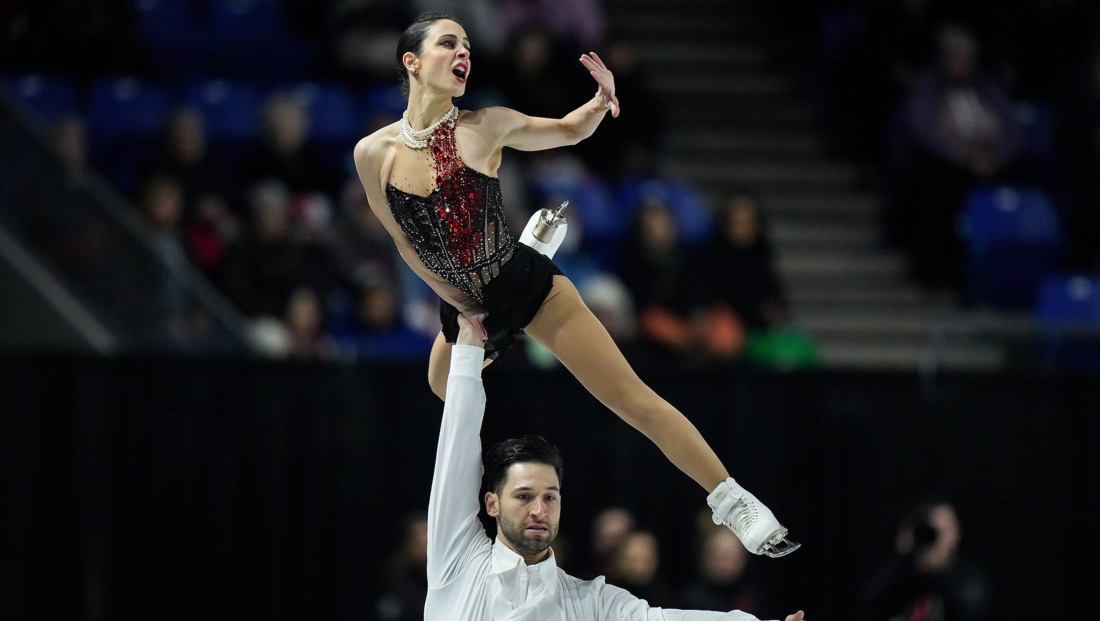 Canadian pairs and ice dance team win gold at Skate Canada International Team Canada