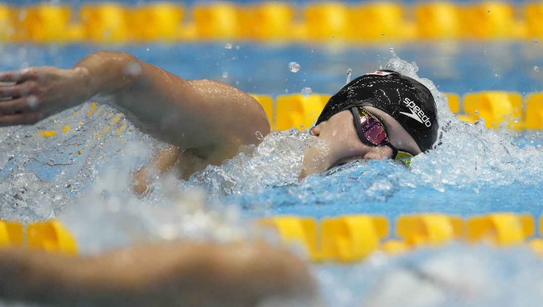 Swimmer Ella Jansen races freestyle