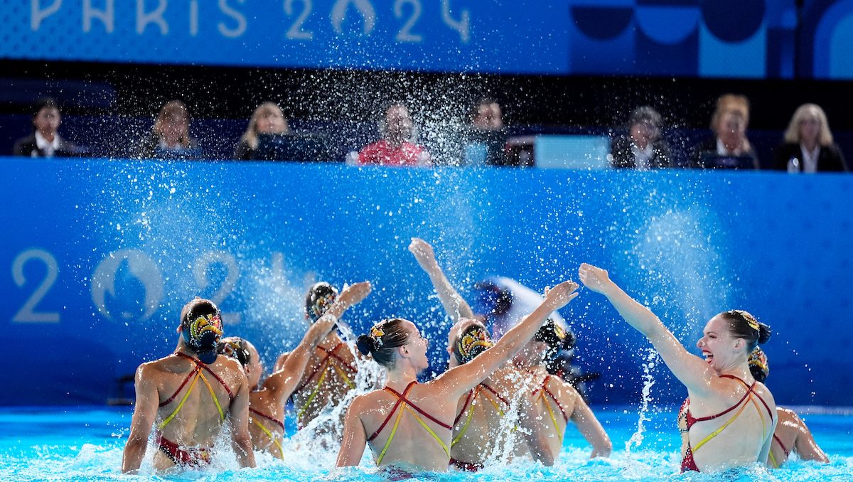 Young Canadian artistic swimming team gains experience at Paris 2024