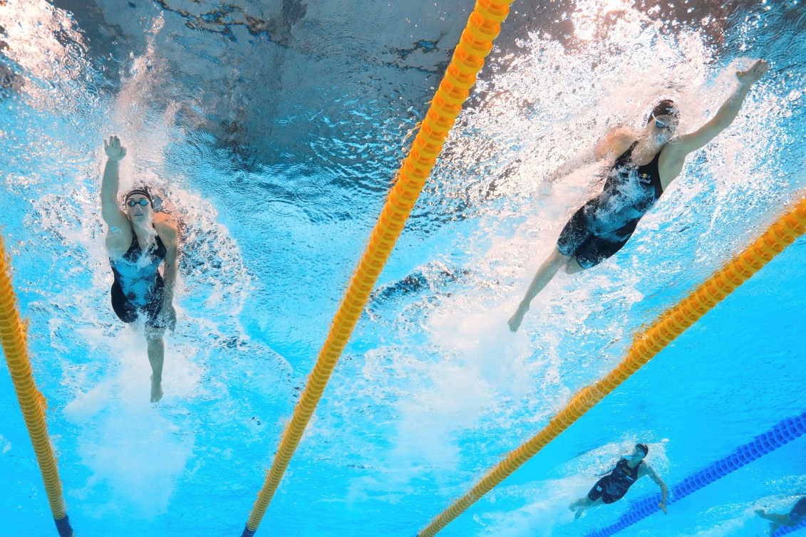 Underwater shot of Summer McIntosh swimming freestyle