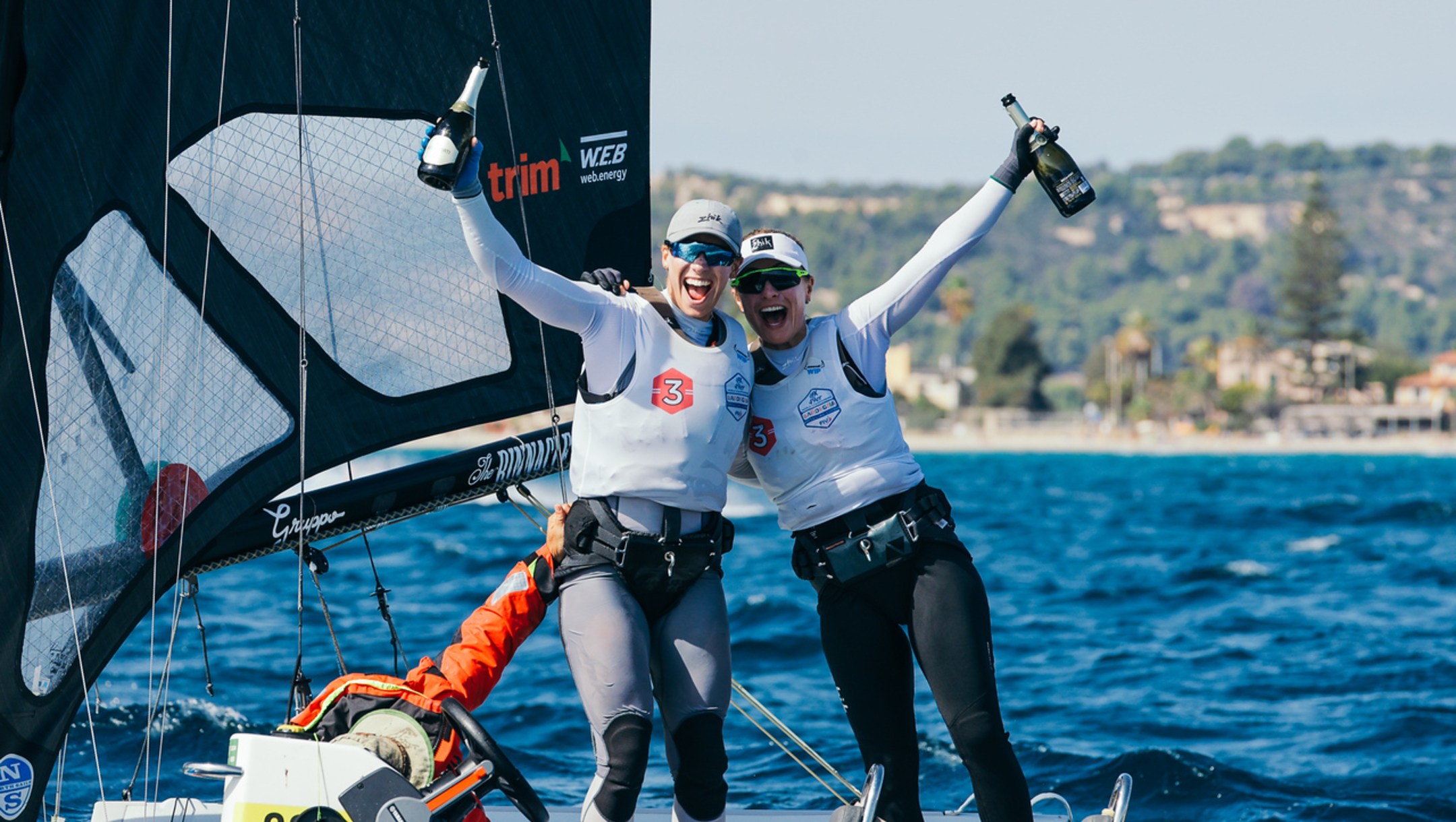 Lewin-LaFrance sisters become first-ever Canadian medalists at the 2025 World Championships in 49erFX