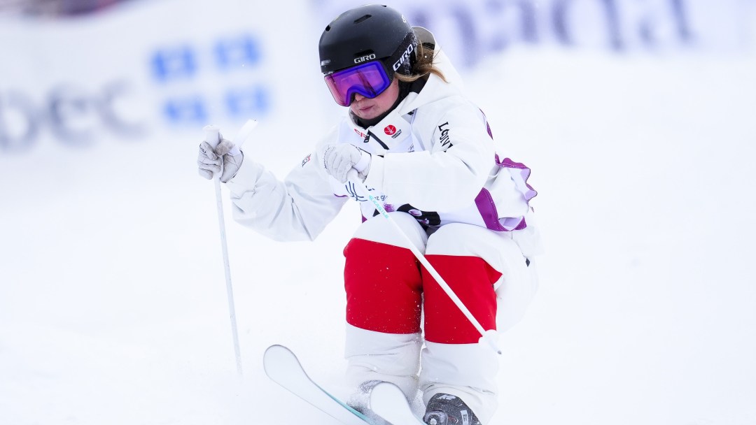 Canada's Jessica Linton skis in the qualification run of the women's World Cup freestyle skiing moguls