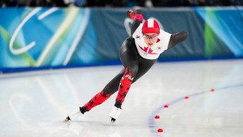 Béatrice Lamarche competes in long track seed skating.