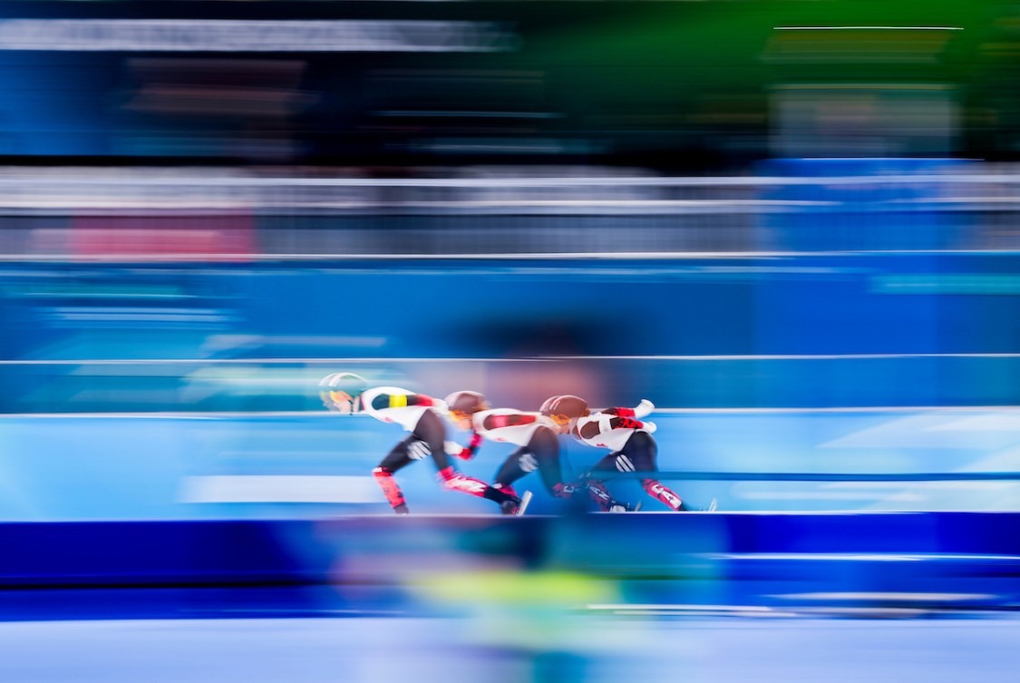 Isabelle Weidemann, Valerie Maltais, and Ivanie Blondin skate in the team pursuit