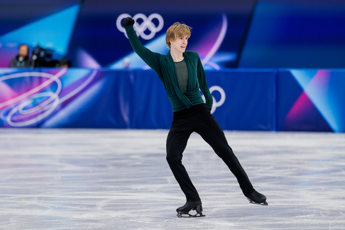 Olympic medallists Gilles & Poirier lead Canada into figure