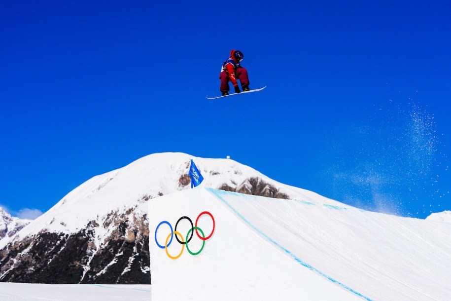 Team Canada’s Francis Jobin competes in snowboard Slopestyle qualifiers at the Milano Cortina 2026 Olympic Winter Games in Italy on Sunday, February 15, 2026. Photo by Mark Blinch/COC *MANDATORY CREDIT*
