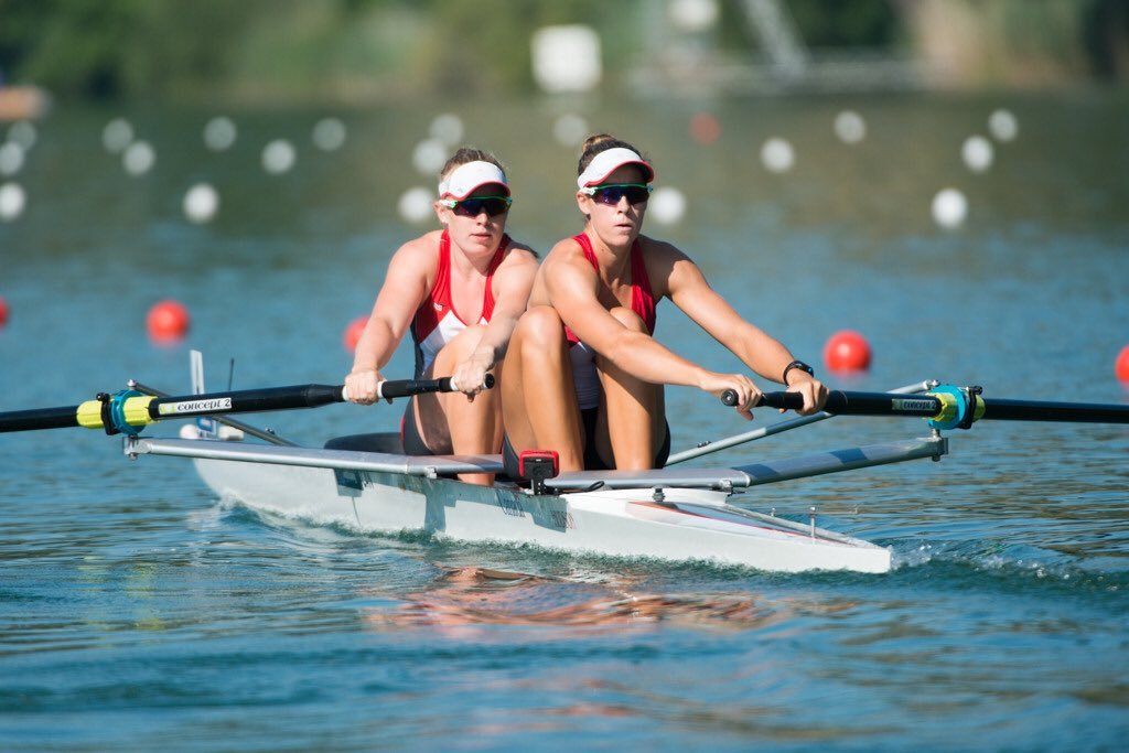 Janssens et Filmer en action sur leur aviron.
