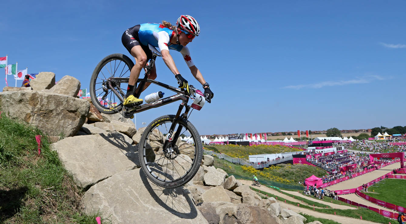 Catharine Pendrel dévalant la piste à Londres