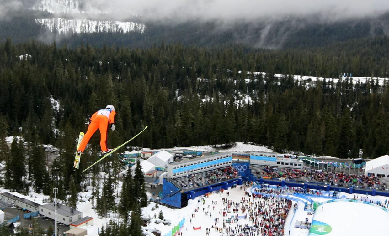 Jason Myslicki au saut à ski pendant l'épreuve du combiné nordique aux Jeux olympiques de Vancouver. (CANADIAN PRESS)2010(HO-COC-Dave Sandford)