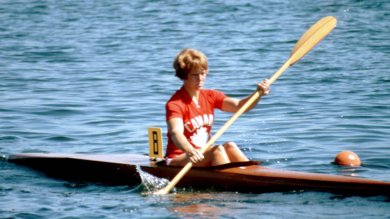 Sue Holloway dans le bassin olympique des Jeux de Montréal en 1976.