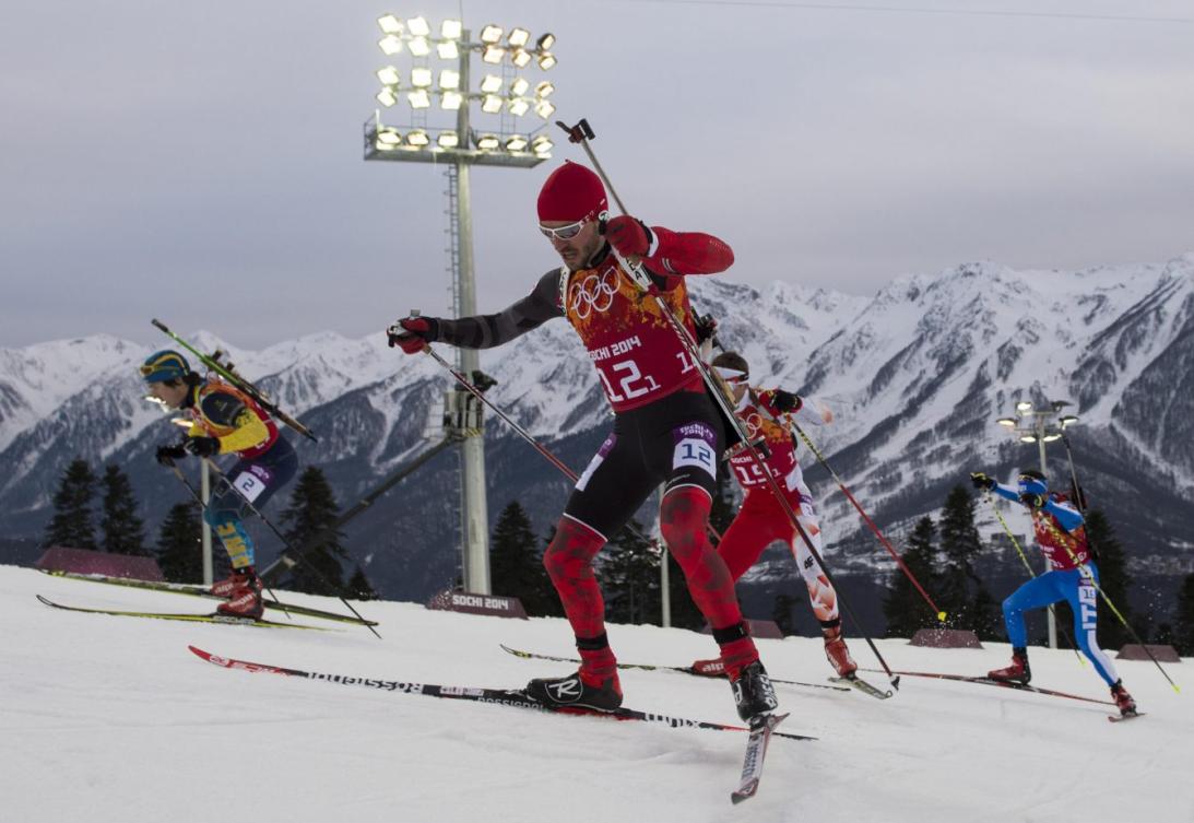 L'équipe canadienne de biathlon lors du relais masculin aux Jeux olympiques de Sotchi le 22 février 2014.