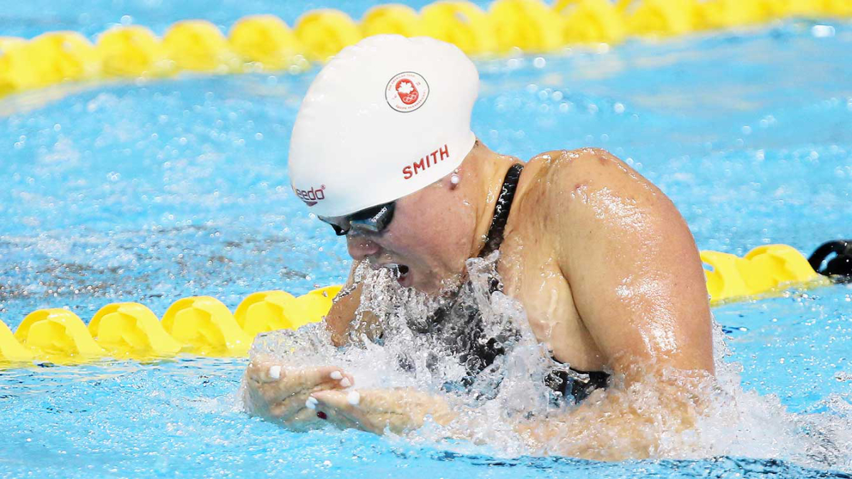 Kierra Smith nage le 200 m brasse aux Jeux panaméricains de Toronto. 