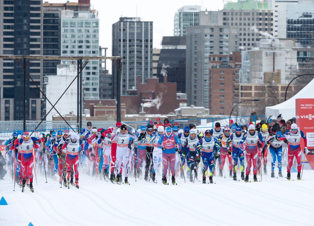 Les skieurs lors du départ de masse au Tour de ski du Canada, le 2 mars 2016 à Montréal (QC).THE CANADIAN PRESS/Ryan Remiorz
