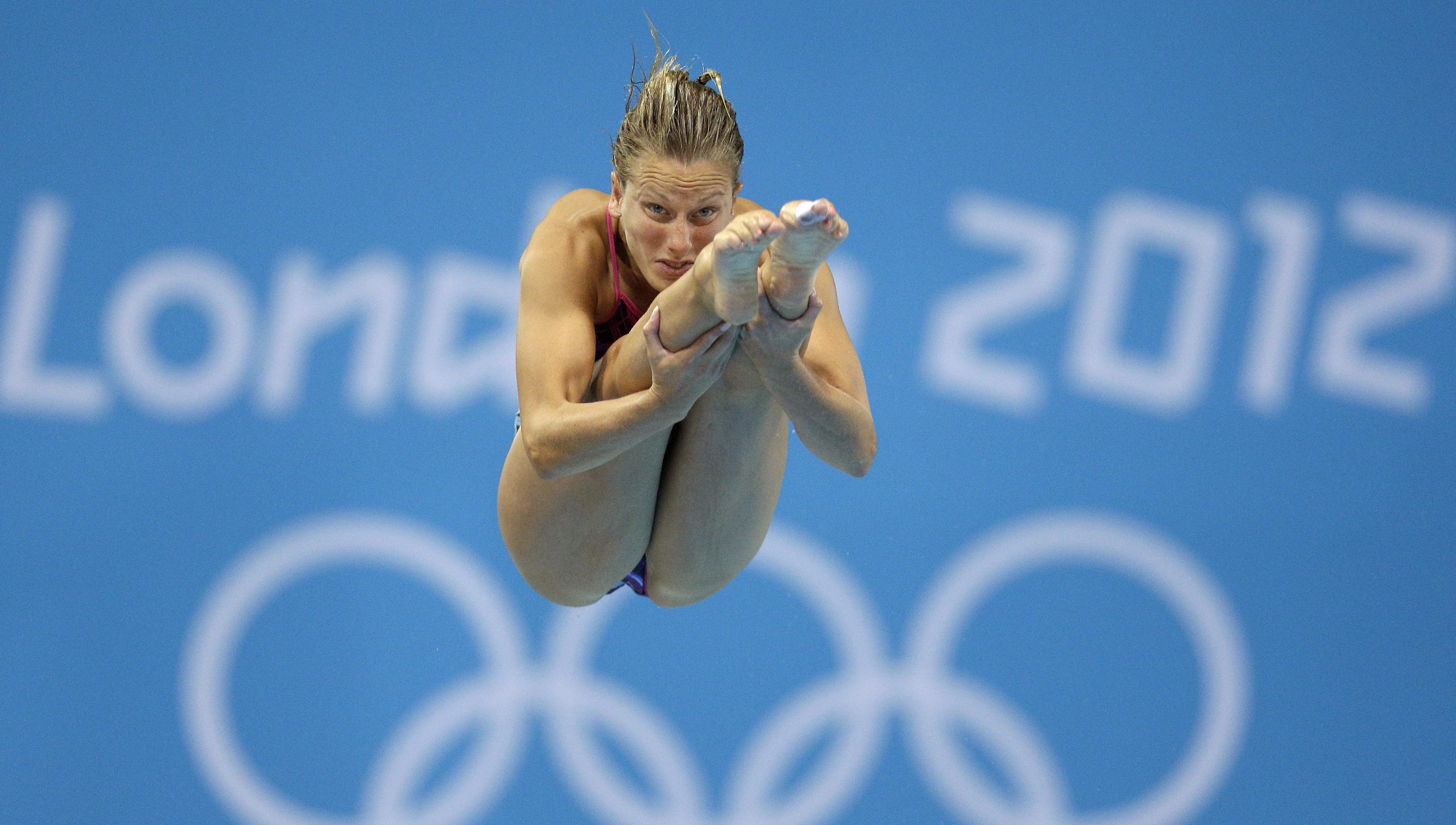 Emilie Heymans au tremplin de 3 mètres lors des Jeux olympiques de Londres, le 3 août 2012. (AP Photo/Michael Sohn)