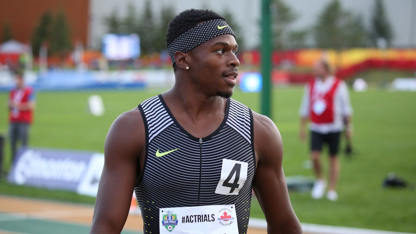 Aaron Brown après la finale du 100 m aux Essais olympiques d'Athlétisme Canada, le 9 juillet 2016.