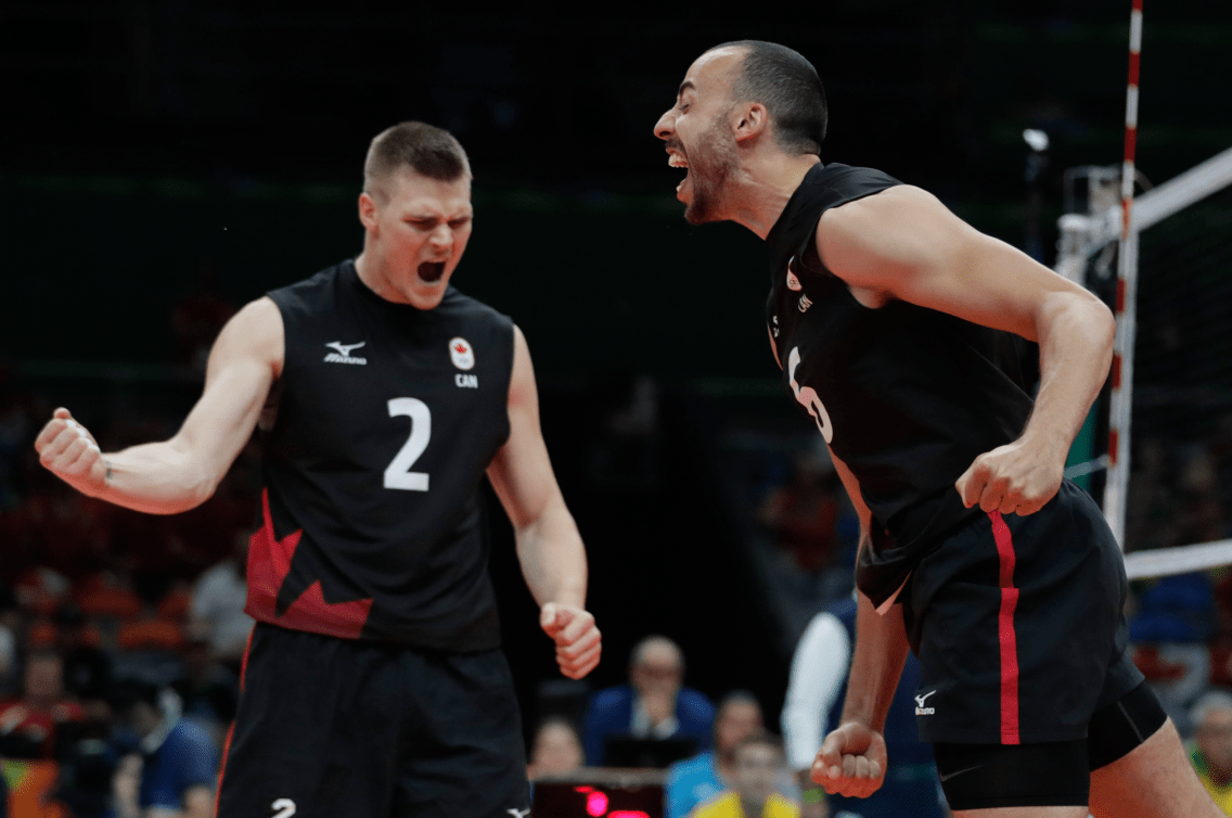 Gord Perrin et Justin Duff lors des quart de finale de volleyball à Rio, le 17 aout 2016