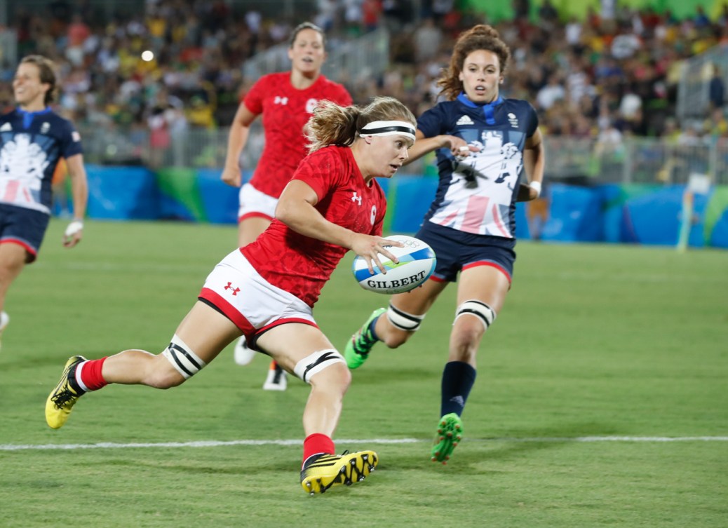 Karen Paquin au moment de marquer le premier essai pour le Canada dans le match de la médaille de bronze aux Jeux olympiques de Rio, le 8 août 2016. (Photo : COC / Mark Blinch)