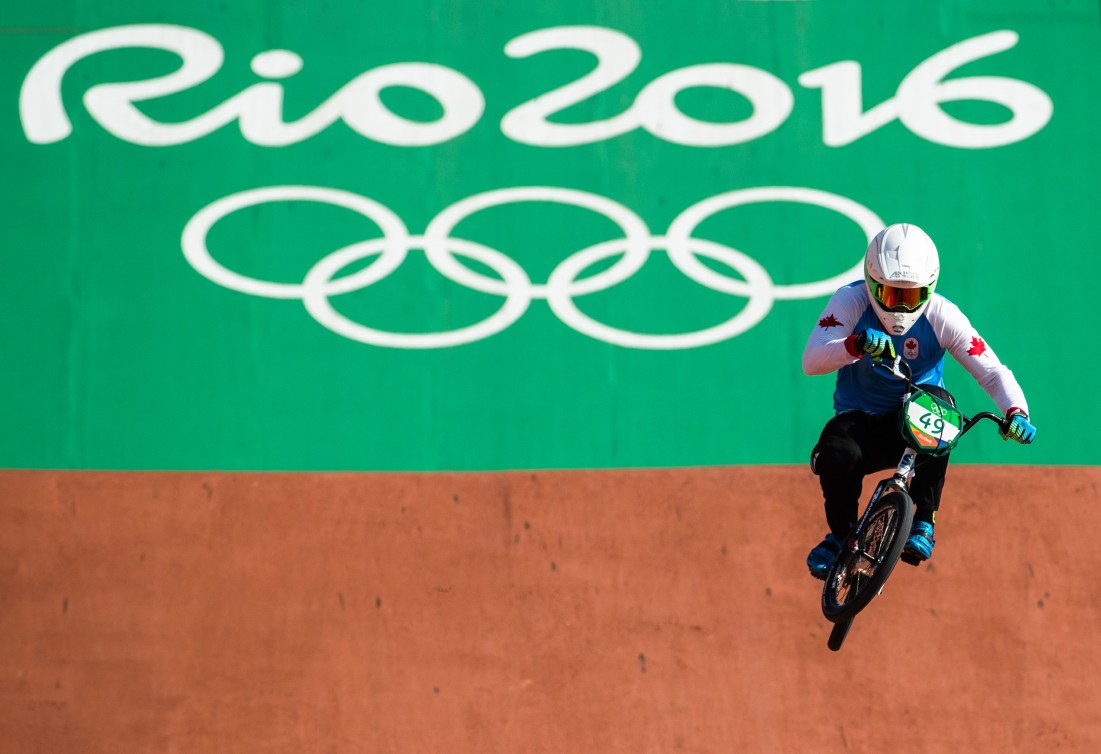 Tory Nyhaug sera de la finale de l'épreuve de BMX, vendredi (COC Photo/Mark Blinch).