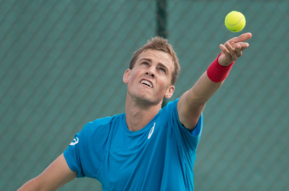 Vasek Pospisil lors d'une séance d'entraînement au Centre olympique de tennis de Rio. Photo: Jason Ransom (COC)