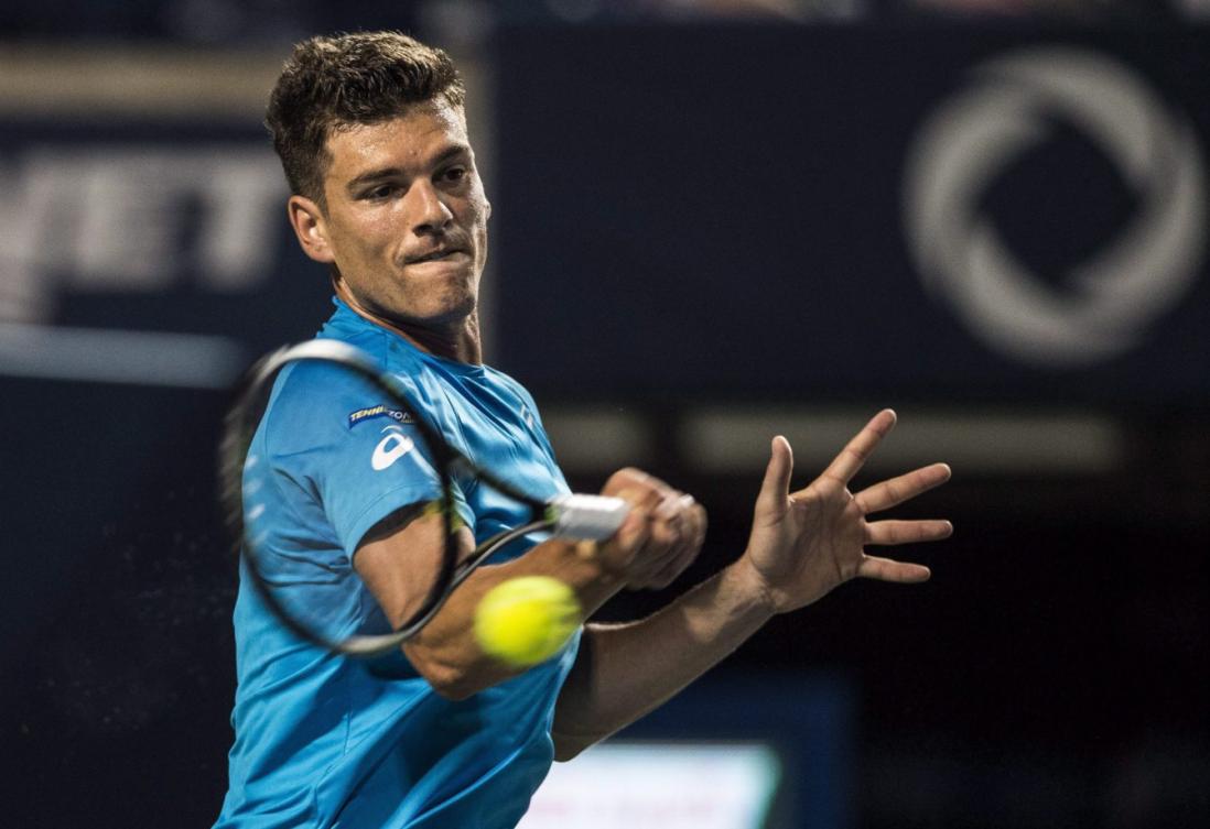 Frank Dancevic lors de son match contre Sam Querrey des États-Unis à la Coupe Rogers de Toronto, le 25 juillet 2016. THE CANADIAN PRESS/Aaron Vincent Elkaim