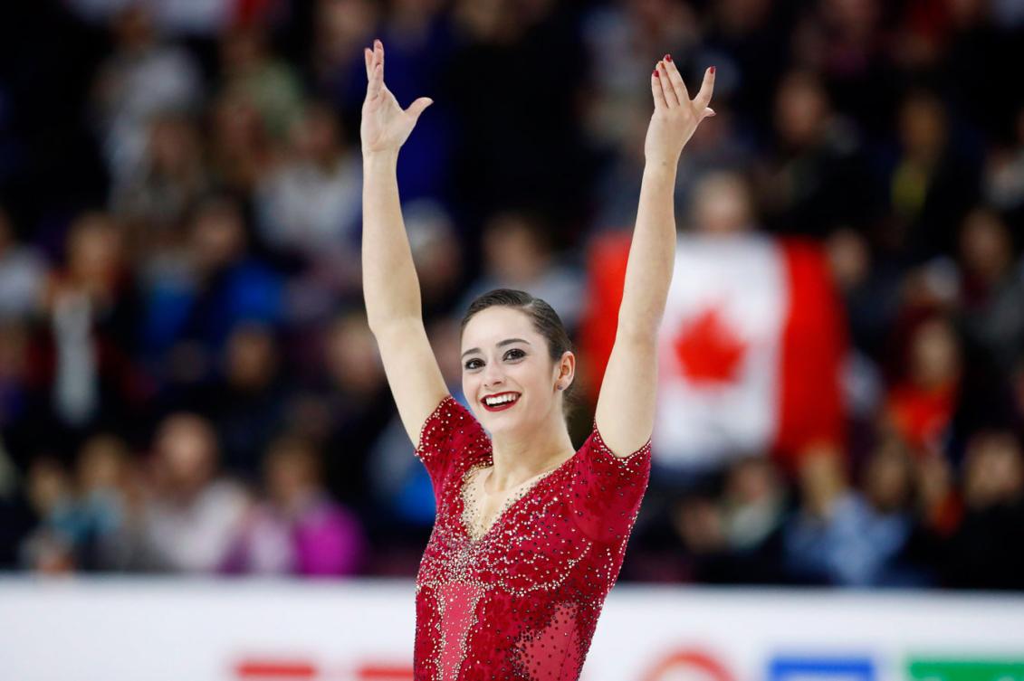 Kaetlyn Osmond salue la foule après son programme libre aux Internationaux Patinage Canada, le 29 octobre 2016 à Mississauga. (Photo/THE CANADIAN PRESS Mark Blinch)