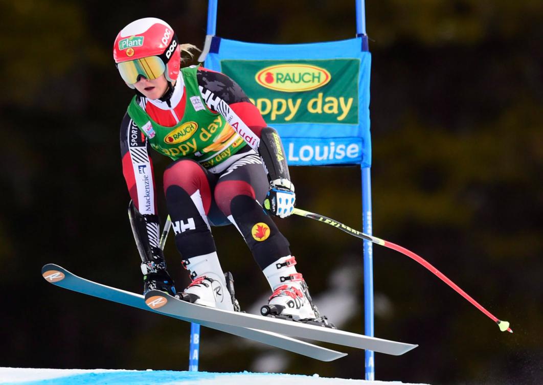 Valérie Grenier lors de l'épreuve du super-G à la Coupe du monde de Lake Louise le 6 décembre 2015. THE CANADIAN PRESS/Frank Gunn