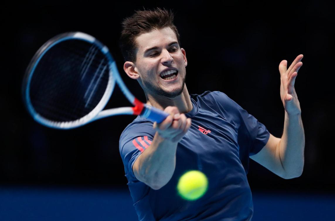 Dominic Thiem a manqué d'énergie au deuxième acte lors de son match contre Milos Raonic aux Finales de L'ATP, le 17 novembre 2016. (AP Photo/Kirsty Wigglesworth)