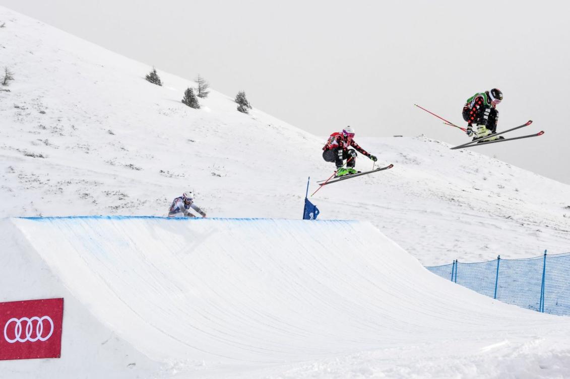 Marielle Thompson et Georgia Simmerling, respectivement première et deuxième, lors des rondes de qualification à la Coupe du monde de Watles, en Italie, le 14 janvier 2017. (Photo: Alpine Canada Alpin)