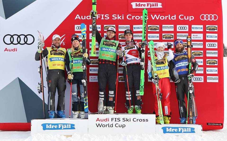 Brady Leman et Marielle Thompson sur la plus haute marche du podium à la Coupe du monde de Idre Fjall, en Suède, le 12 février 2017.