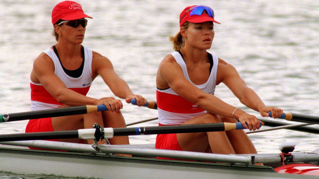 Aux Jeux d'Atlanta 96, Marnie McBean et Kathleen Heddle ont ramé jusqu'à leur troisième médailles d'or en deux compétitions olympiques.