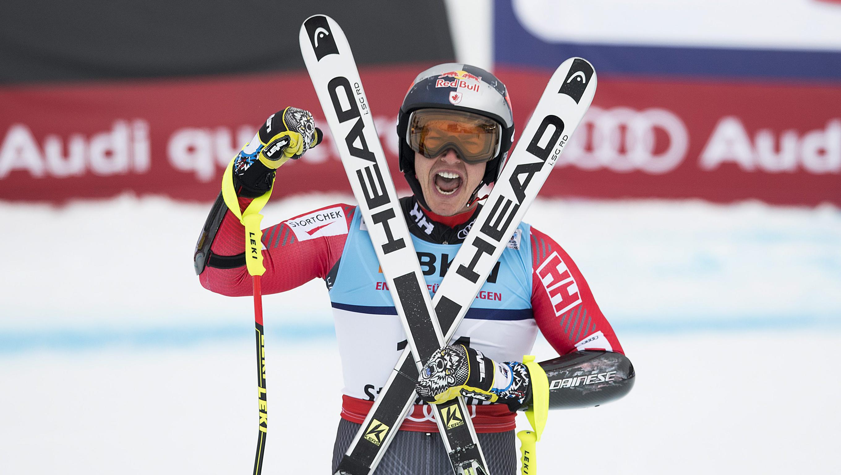Erik Guay d'Équipe Canada gonflé à bloc après sa descente au super-G masculin des Mondiaux de ski alpin à St. Moritz, en Suisse, le 8 février 2017. (Peter Schneider/Keystone via AP)
