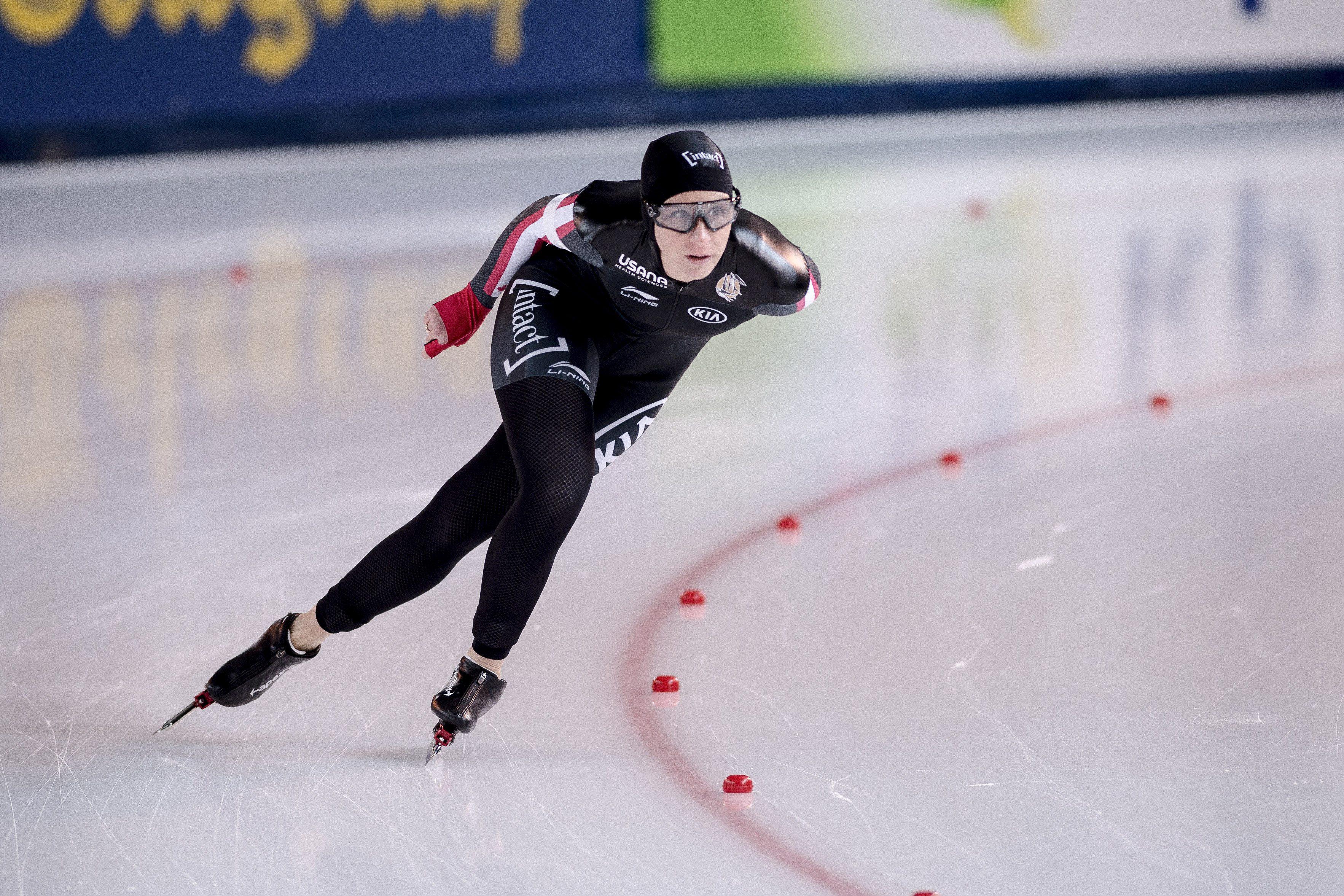 Ivanie Blondin d'Équipe Canada en action lors du 5000 m féminin de la Coupe du monde de patinage de vitesse longue piste à Stravanger, en Norvège, le 19 novembre 2017. (Photo: Carina Johansen/NTB Scanpix via AP)