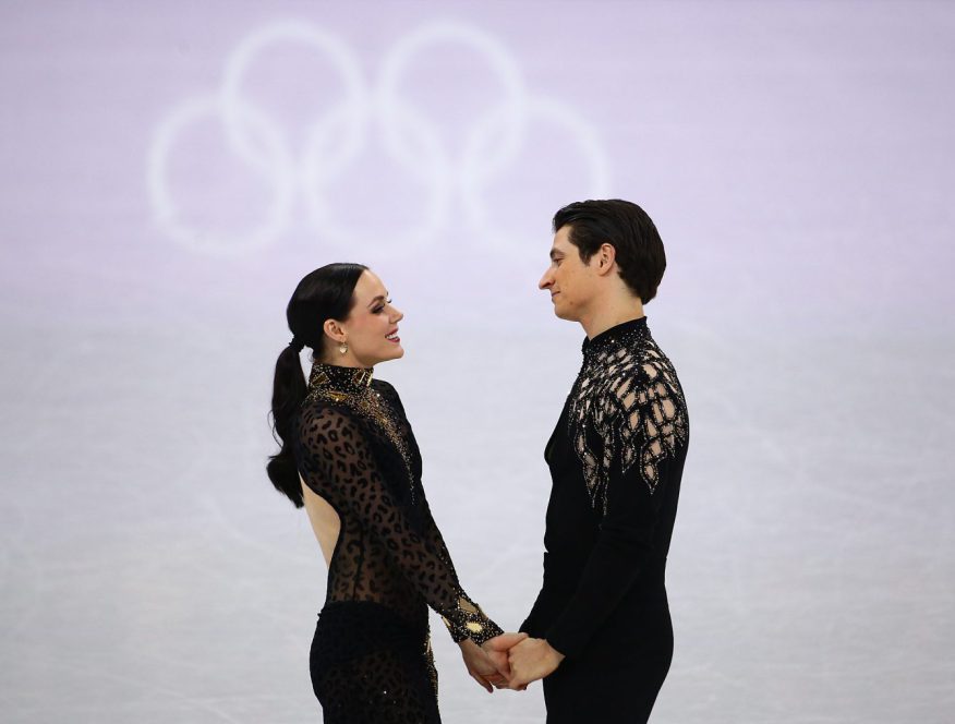 Tessa Virtue et Scott Moir patinent leur programme court de danse sur glace aux Jeux olympiques de PyeongChang, le 19 février 2018. Photo COC/Vaughn Ridley