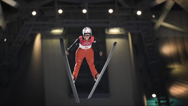 Taylor Henrich en action à l'épreuve de saut à ski, aux Jeux de Pyeongchang. (Photo par Vincent Ethier/COC)