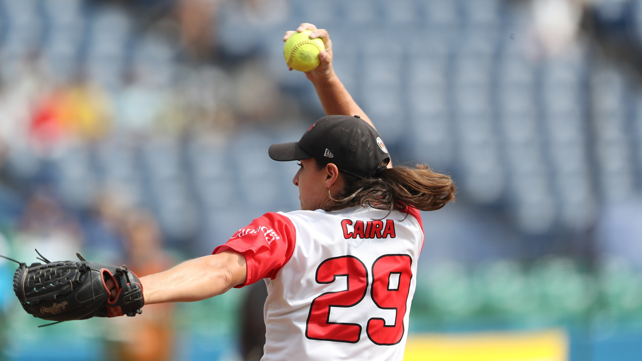 Jenna Caira en action lors du match pour la médaille de bronze au Championnat du monde de softball, au Japon, le 12 août 2018.
