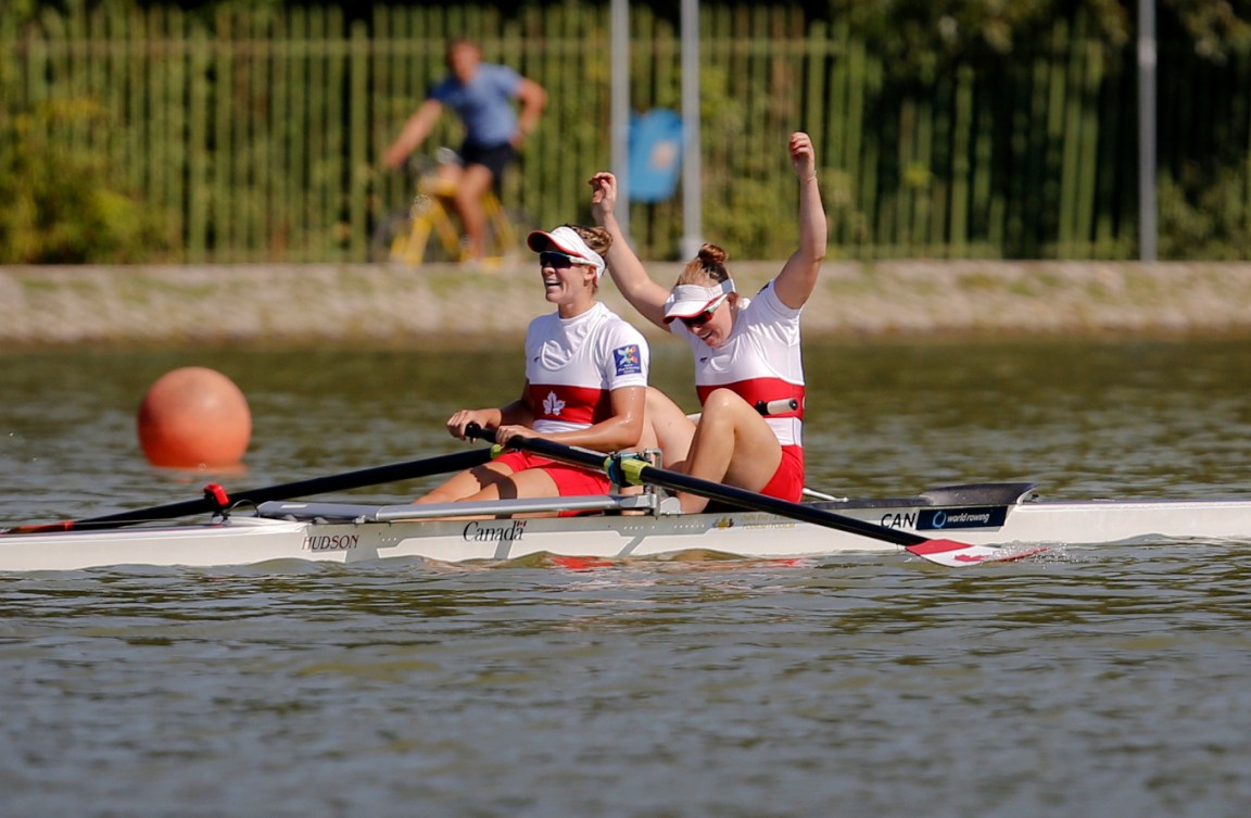 Caileigh Filmer, à gauche, et Hillary Janssens célèbrent leur victoire.