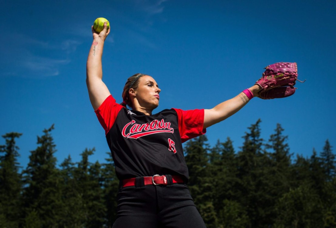 Quelles sont les différences entre le baseball et le softball? - Équipe  Canada | Site officiel de l'équipe olympique